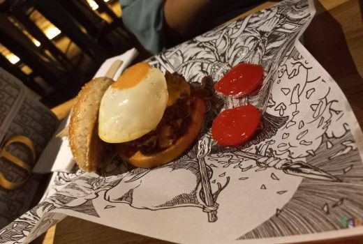 Lawless Burger, Surga Bagi Pencinta Burger Daging Melimpah - GenPI.co