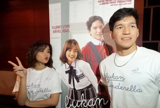 Debut Film Bukan Cinderella, Begini Cara Fuji Bangun Chemistry - GenPI.co