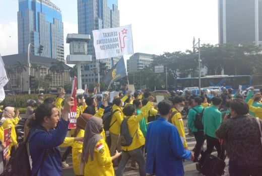 Polisi Bertindak Represif ke Pendemo, Ketua BEM UI Kesal - GenPI.co
