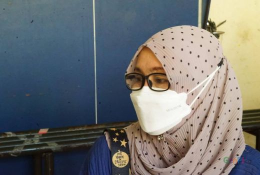 Ibu Adam Deni Tegar dan Berharap Ada Keajaiban Putusan Vonis - GenPI.co