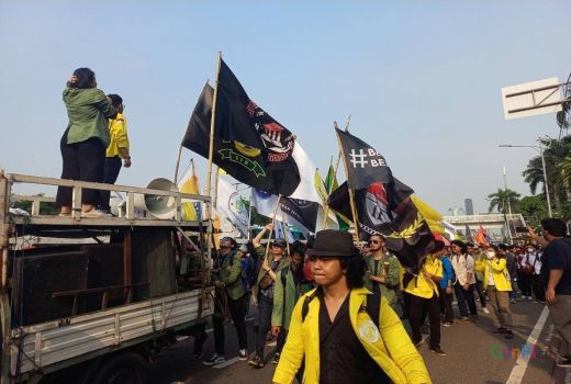 Mahasiswa Nyanyi Buruh Tani, Minta Ketua DPR Keluar dari Senayan - GenPI.co