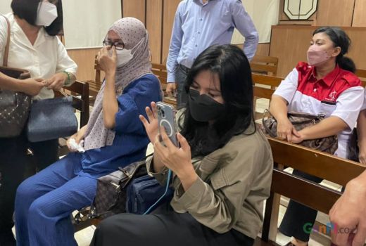Adam Deni Divonis 4 Tahun, Elsya Rosana Akui Sedih dan Bingung - GenPI.co
