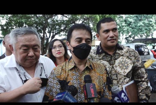 Aktivis Buddha Akui Tak Permasalahkan Meme Unggahan Roy Suryo - GenPI.co