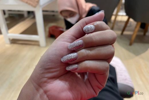 Gaya Nail Polish Warna Pastel Keren, Cocok Buat Cewek Kue! - GenPI.co