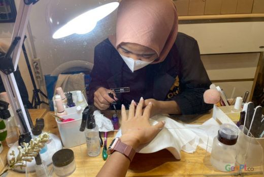 Kapan Waktu Istirahat Setelah Nail Gel? Ini Kata Pakarnya - GenPI.co