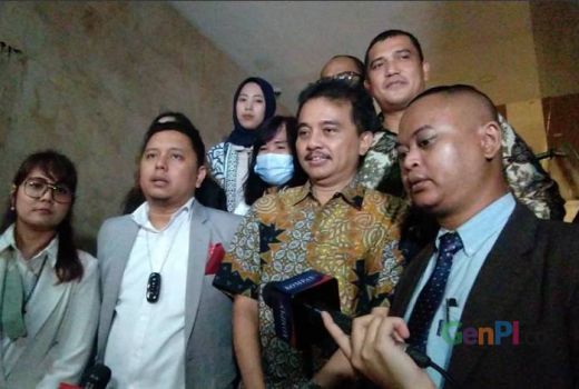 Diperiksa 3 Jam, Roy Suryo Ungkap 3 Akun Pengunggah Meme Stupa - GenPI.co