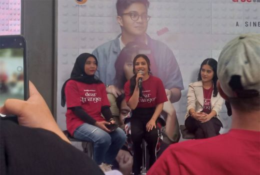 Main Series Bareng, Prilly Latuconsina & Umay Shahab Sering Ribut - GenPI.co