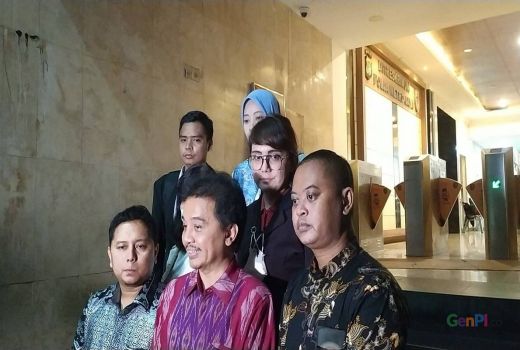 Roy Suryo Dicecar 38 Pertanyaan Soal Kasus Meme Stupa Borobudur - GenPI.co