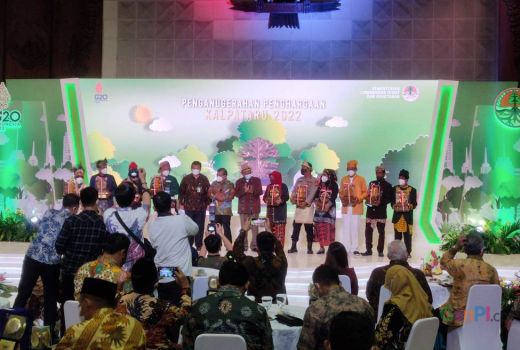 KLHK Berikan Penghargaan Nirwasita Tantra kepada 42 Kepala Daerah - GenPI.co
