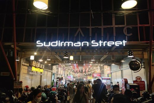 5 Wisata Kuliner Malam di Bandung yang Nggak Bikin Kantong Bolong - GenPI.co