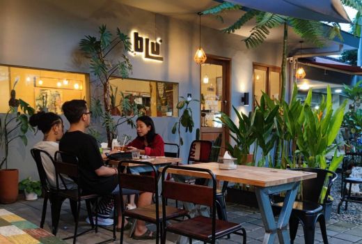 BLU Coffee and Kitchen, Tempat Nongkrong Seru Sambil Main Games - GenPI.co