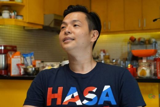 Ernest Prakasa Akui Diet Ketat Demi Film Cek Toko Sebelah 2 - GenPI.co