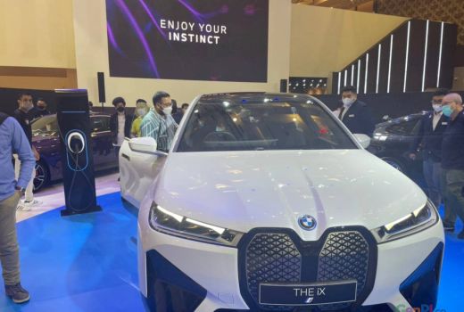 BMW Hadirkan 2 Series Mobil Listrik, Desainnya Mewah Banget - GenPI.co