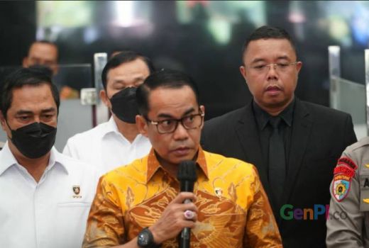 Outfit Brigjen Andi Rian Mewah, Refly Harun Sebut Sumber Uang - GenPI.co
