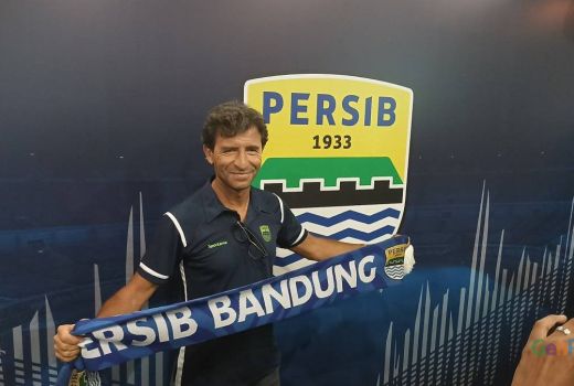 Gabung ke Persib Bandung, Luis Milla Ungkap Alasannya - GenPI.co