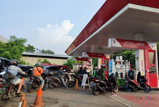 Maaf, Stok Pertalite Habis di SPBU - GenPI.co
