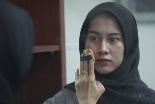 3 Merek Bedak Terbaik untuk Kulit Kering, Sekaligus Bantu Samarkan Noda Gelap - GenPI.co