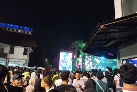 Muncul Saat Vindes Tampil, Andre Taulany Bikin Kejutan di Pestapora 2022 - GenPI.co