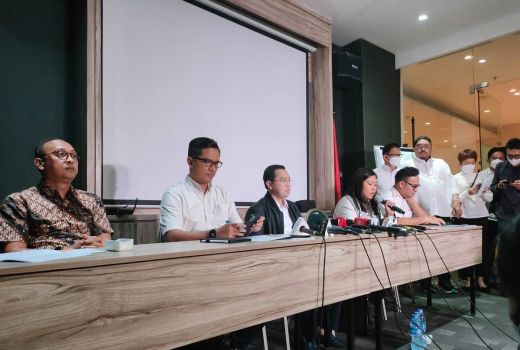 Tim Kuasa Hukum Mendadak Ungkap Pesan Khusus Ferdy Sambo dan Putri Candrawathi - GenPI.co