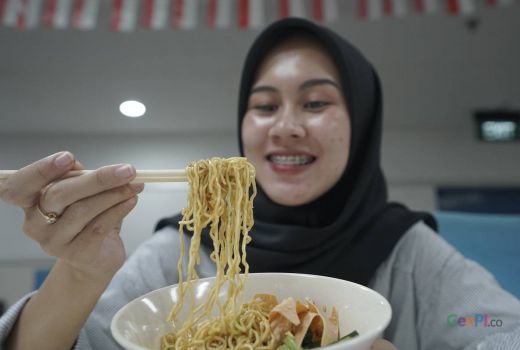 3 Cara Makan yang Tepat agar Perut Jadi Ramping - GenPI.co
