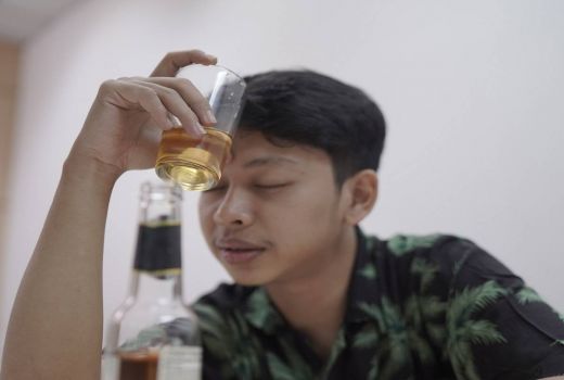 Tanda-tanda Seorang Laki-laki Sedang Mengalami Kejantanan yang Terluka! Miris Sekali - GenPI.co