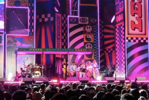 Kahitna Ajak Penonton Nyanyi Bersama di Panggung Synchronize Fest 2022 - GenPI.co