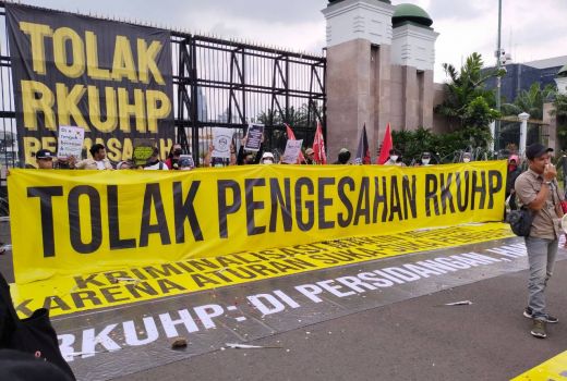 LBH Jakarta Kritik DPR RI Tak Bijak Menyusun Draf RKUHP - GenPI.co