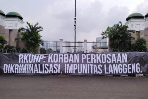 YLBHI Sebut Pasal Kohabitasi Dalam RKUHP Berbahaya untuk Masyarakat - GenPI.co