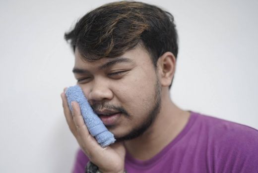 Waspada Jika Sering Sakit Gigi, Bisa Merambat ke Jantung Loh! - GenPI.co