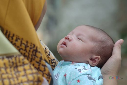 Bedak Bayi untuk Biang Keringat, My Baby Solusinya - GenPI.co