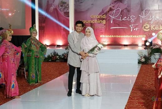 Ria Ricis dan Teuku Ryan Jadi Inspirasi Brand Busana Muslim Lokal, Manis! - GenPI.co