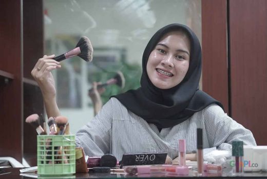 Tips Mencegah Munculnya Kerutan Wajah, Pakai Tabir Surya - GenPI.co