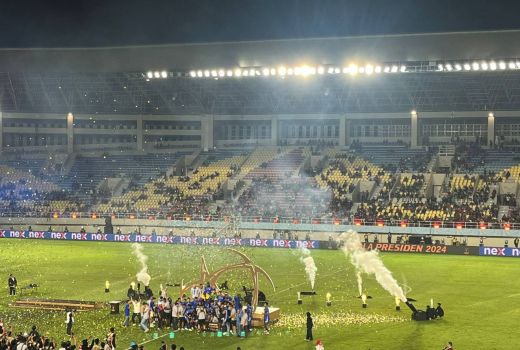 Kalahkan Borneo FC, Arema FC Jadi Tim Terbanyak Juara Piala Presiden - GenPI.co