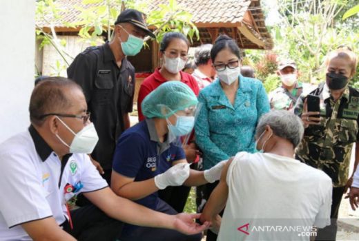 Vaksinasi Covid-19 Lewati 100 Persen, Bali Masih Punya Tugas Ini - GenPI.co BALI