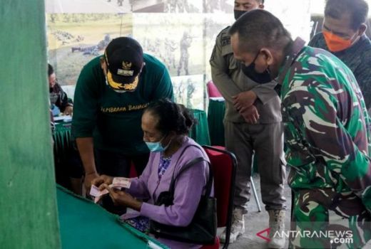Pedagang Kaki Lima dan Warung Dapat Bantuan Kodim Jembrana Bali - GenPI.co BALI