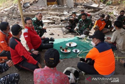 Karangasem Dapat Logistik Usai Gempa Bali, Bupatinya Bilang Ini - GenPI.co BALI
