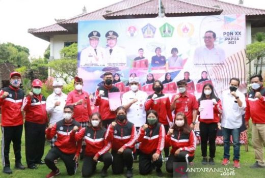 Atlet Peraih Medali PON Dapat Bonus Rp50 Juta dari Bupati Tabanan - GenPI.co BALI