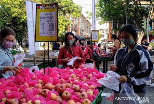 Sambut Galungan, PHDI dan MDA Ajak Umat Hindu Gunakan Buah Lokal - GenPI.co BALI