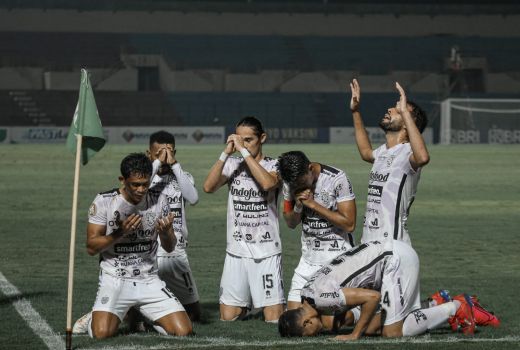 Apik! Makna Toleransi Muncul di Bali United Sambut Galungan - GenPI.co BALI