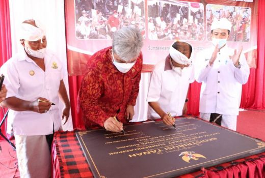 Wow! Gubernur Bali Koster Ukir Sejarah di Desa Sumberklampok - GenPI.co BALI