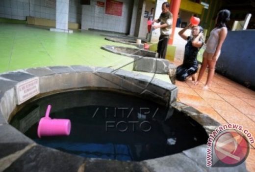 3 Manfaat Dahsyat Mandi Malam, Stres Berkurang Hingga Tidur Pulas, Silakan Coba - GenPI.co BALI