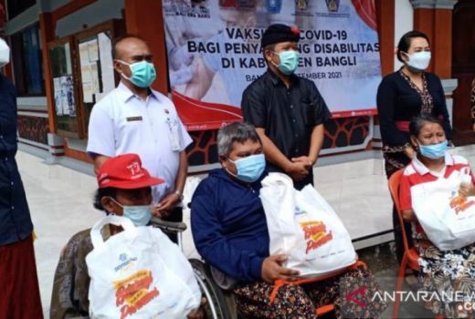 Disabilitas Bangli Bali Dapat Bantuan Kemensos, Apakah Itu? - GenPI.co BALI