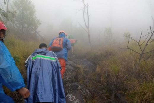 Muncul Air Terjun Dadakan di Gunung Agung Bali Jadi Tanda Waspada - GenPI.co BALI
