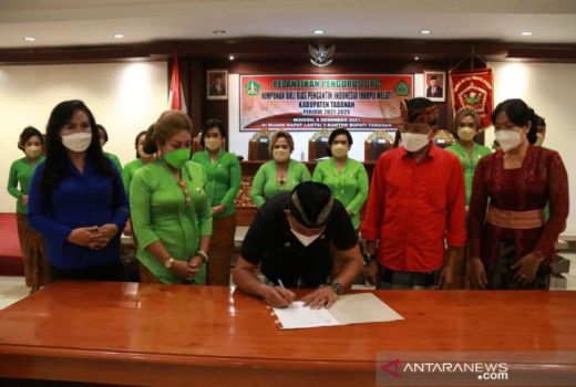 Lestarikan Tata Rias Budaya Bali, Pemkab Tabanan Lakukan Ini - GenPI.co BALI