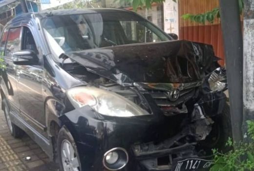 Viral! Mobil Avanza Tabrak 3 Orang di Kediri Tabanan Bali, 1 Mati - GenPI.co BALI