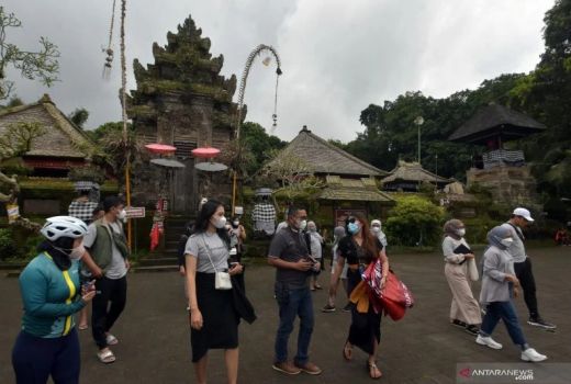 Menparekraf Sandiaga Uno Pakai Desa Penglipuran untuk Bantu Bali - GenPI.co BALI