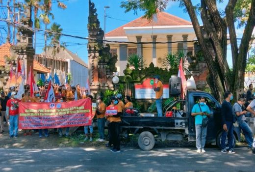 PHK 34 Karyawan Hotel W Bali Seminyak, PHI Denpasar Dikepung FSKM - GenPI.co BALI
