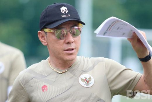 Shin Tae-yong Minati Bali, Sorot 3 Kekurangan Timnas Indonesia - GenPI.co BALI