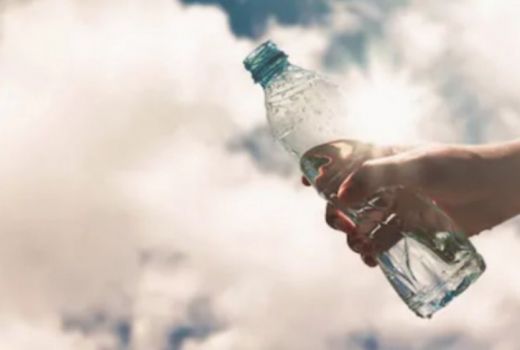 Dokter: Minum Air Putih 2 Liter Per Hari Penting, Alasannya? - GenPI.co BALI