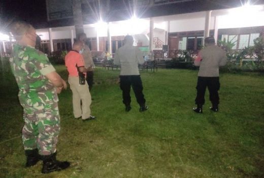 Aparat Bersenpi Kawal 7 Tahanan Kejari Negara Bali, Ada Apa? - GenPI.co BALI